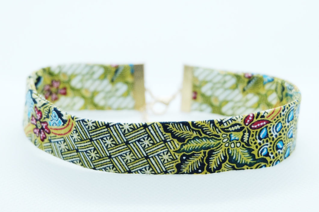 Batik choker