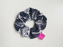 Load image into Gallery viewer, Scrunchie - Navy