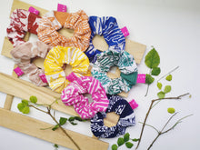 Load image into Gallery viewer, Scrunchie - Orange
