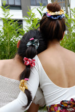 Load image into Gallery viewer, Scrunchie - Red