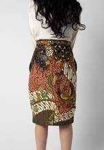 Load image into Gallery viewer, [CLEARANCE] Garuda Pencil Skirt - Black
