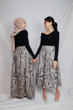 Load image into Gallery viewer, Maxi skirt - Grey