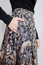 Load image into Gallery viewer, Midi skirt - Black